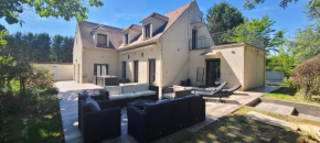 Villa 230m2 - 10 pers sur 3800 m2 de jardin arboré